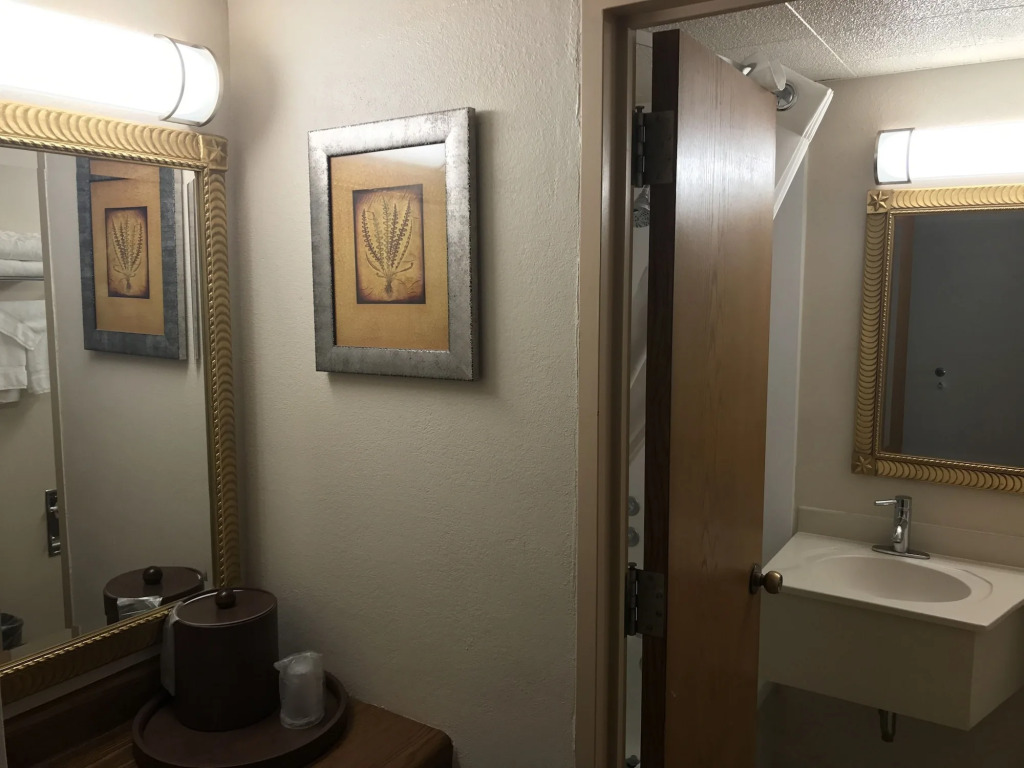 Albert Lea Inn and Suites