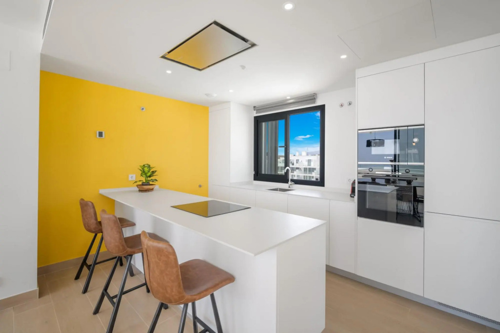 Yara In Fuengirola With 3 Bedrooms And 2 Bathrooms