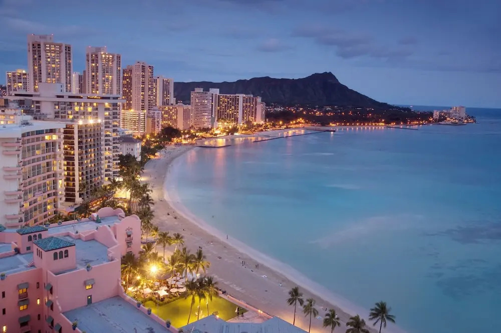 Hawaiian Monarch 1603 Condo by Redawning