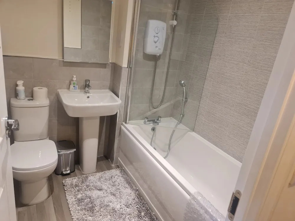 Stunning 3-bed House in Wolverhampton