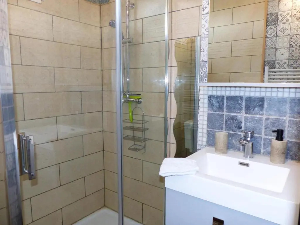 Maison confortable avec vaste jardin à Couleuvre - FR-1-489-284