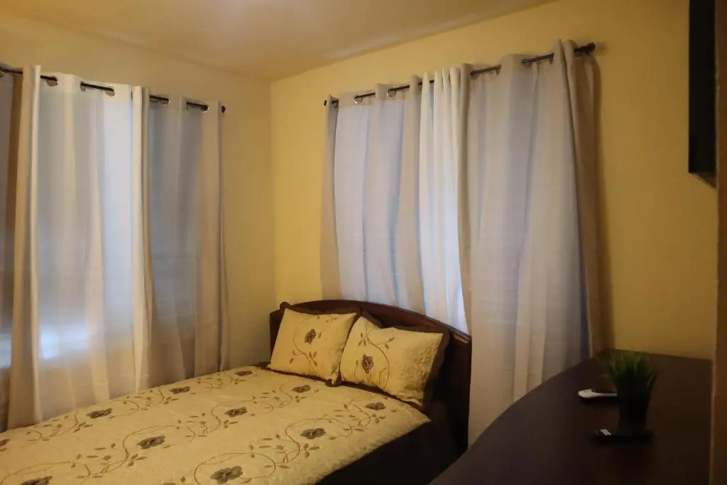 310 Del Valle Central, Freshly Remodeled 3 Bedroom Home Sleeps 8