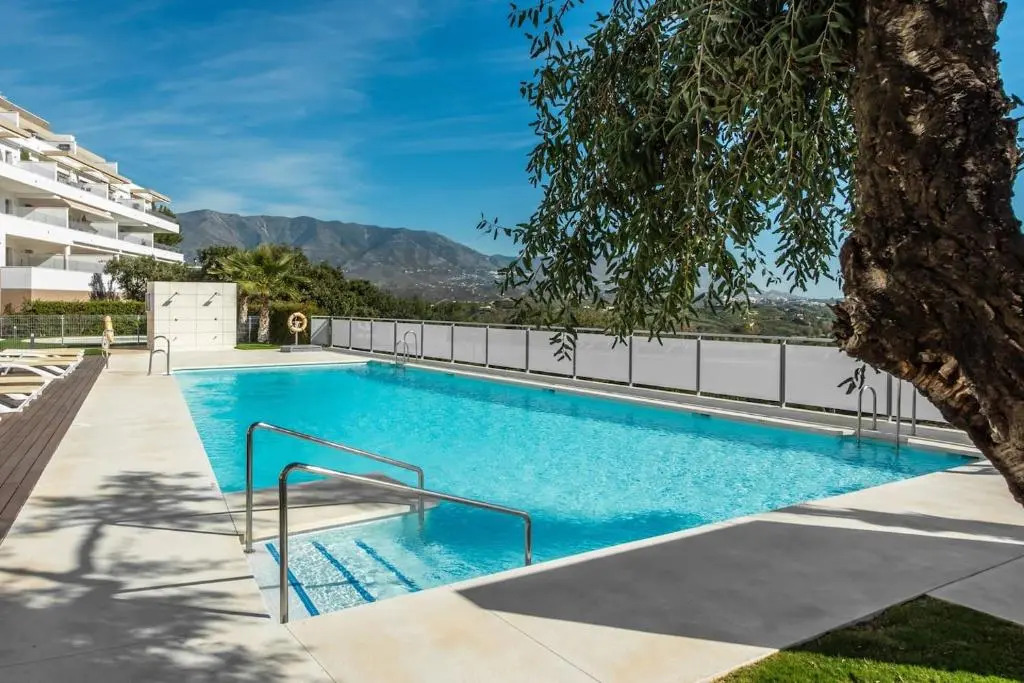 3BR Luxury Frontline Golf Elegant Corner apartment
