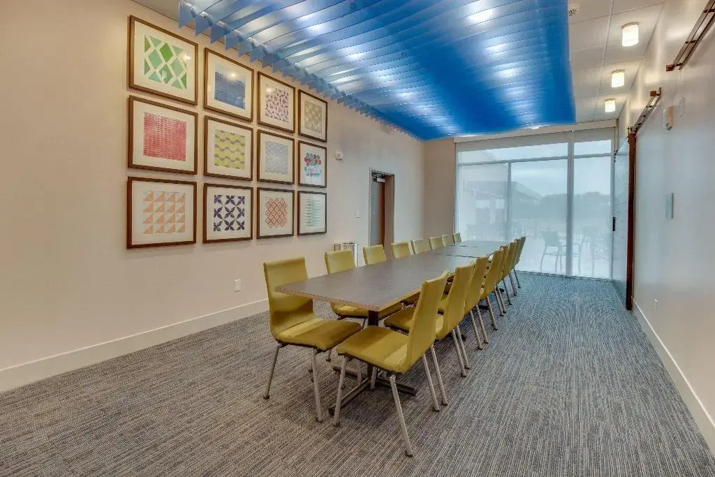 Holiday Inn Express & Suites - Union City by IHG