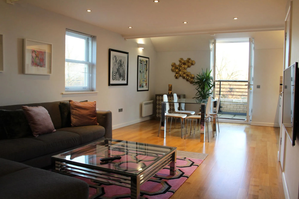 Lux Living Apartments - Marino Place