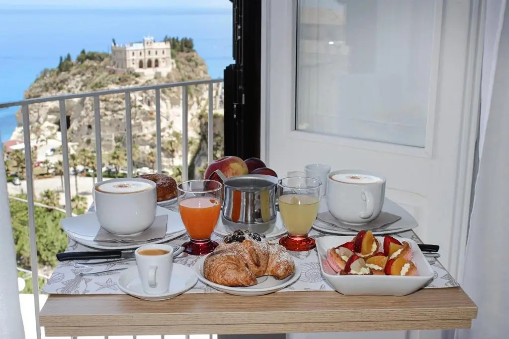 B&B Island Tropea -Sea View Rooms & Suites
