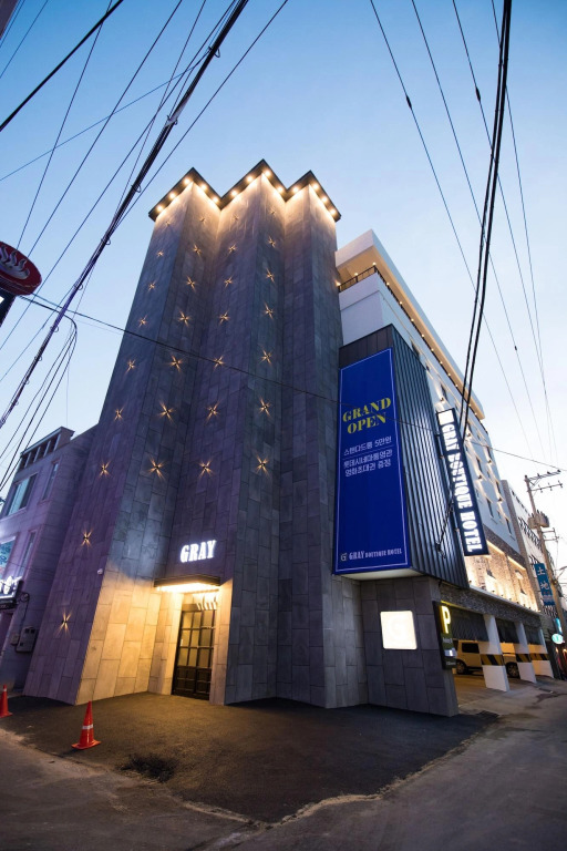 Gray hotel