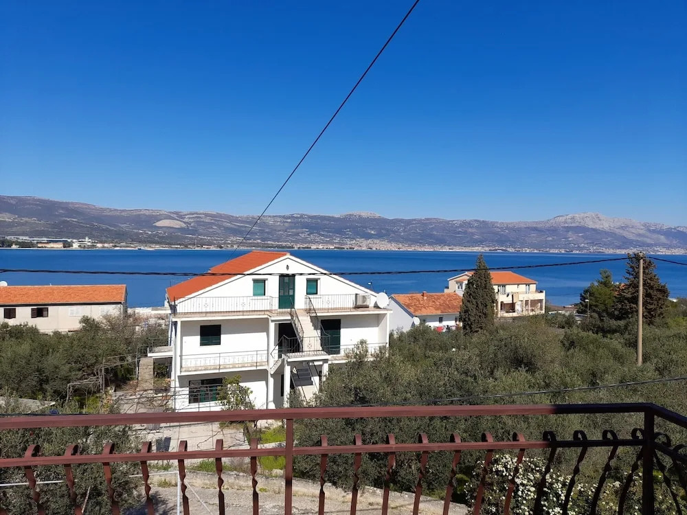 Big apt W.large Terrace&great sea View,close Beach
