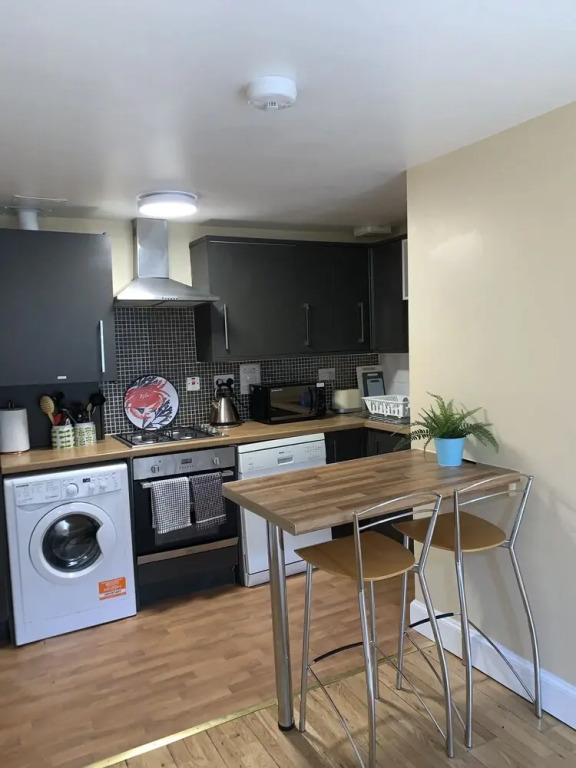 Charming 5-bed Apartment in Edinburgh