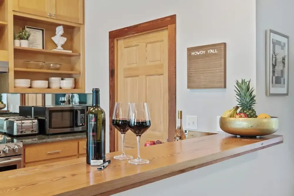 Urban Cowboy Villas - Heart of 704