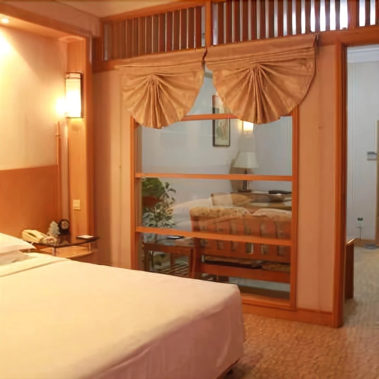 Xiong Zhen Hotel