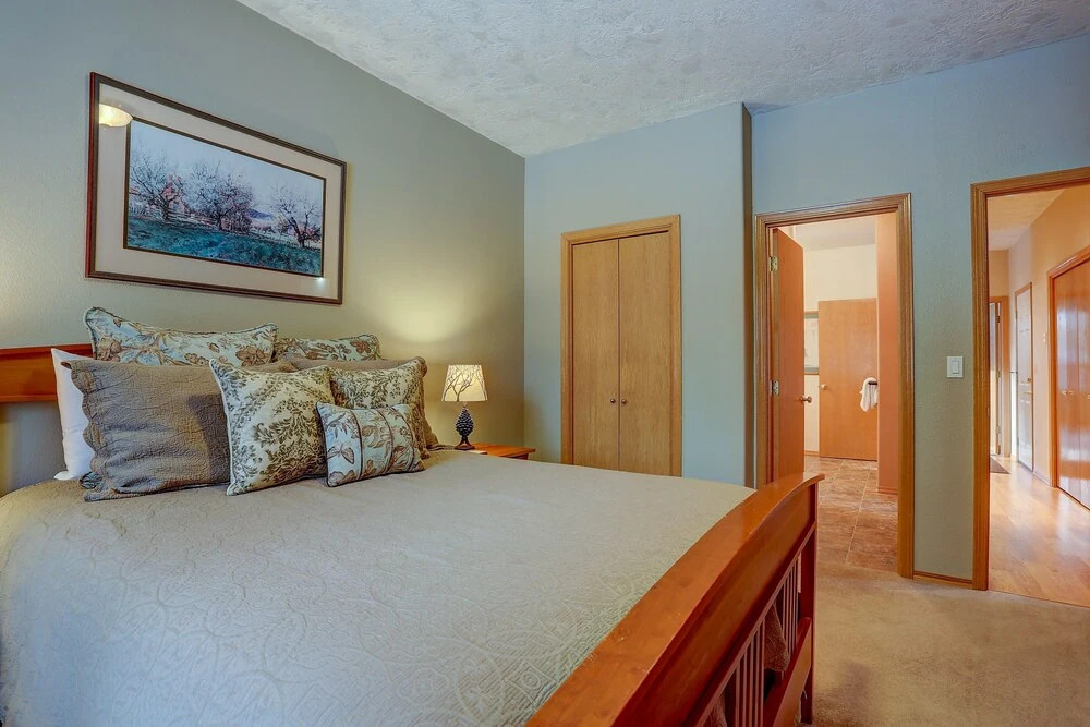 18 Hickory Pet-friendly Home With Expansive View of Pines by Redawning