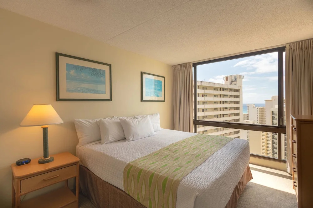 Waikiki Sunset Suite 2404