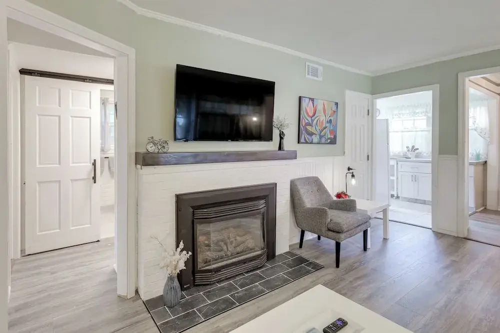 < 2 Mi to Beach: Cozy Cottage w/ Patio on Cape Cod