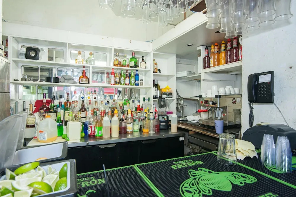 Boulevard Hotel