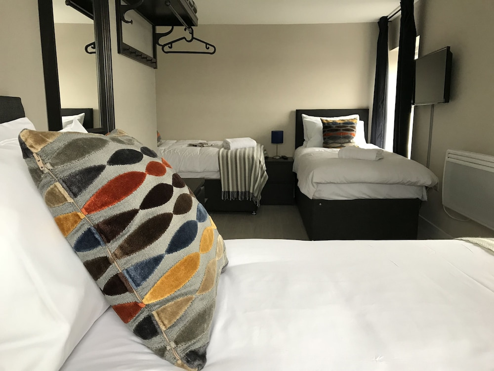 Dockside Lodge