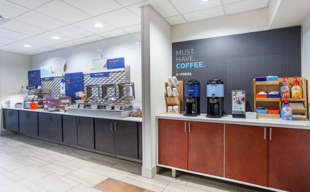 Holiday Inn Express & Suites Alcoa Knoxville Airport by IHG