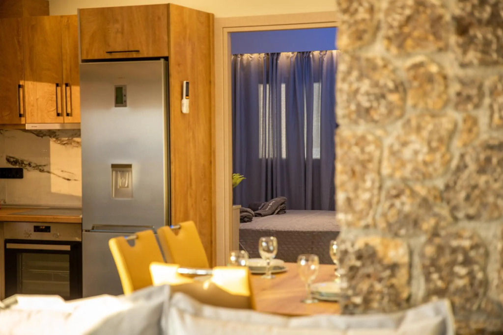 Black Rocks Family, Luxury Seafront Beach Maisonette