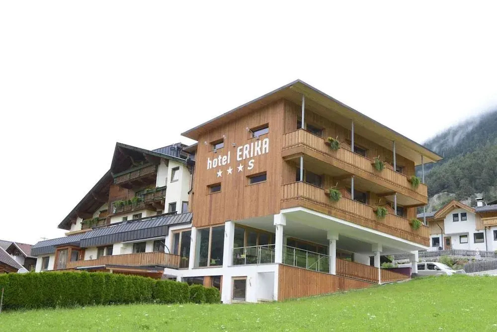 ERIKA Pure Panoramahotel inklusive Stubai Super Card von Mai bis Oktober - Montag bis Samstag inklusive Abendessen