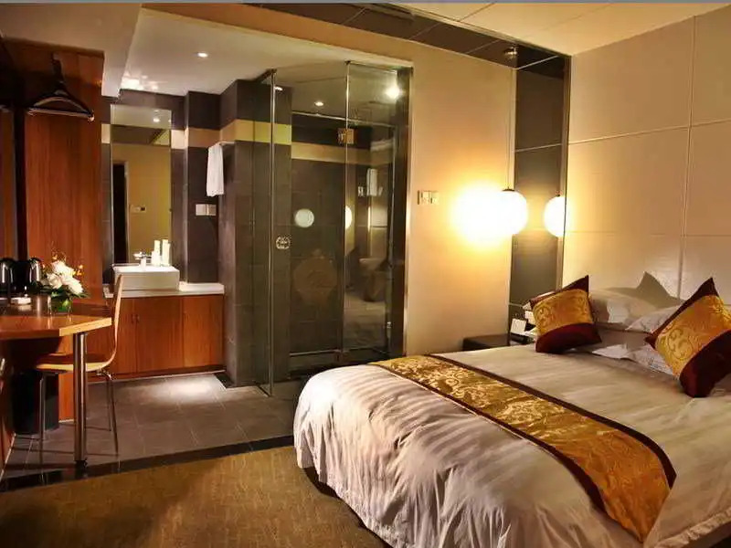 Elan Inn West Lake