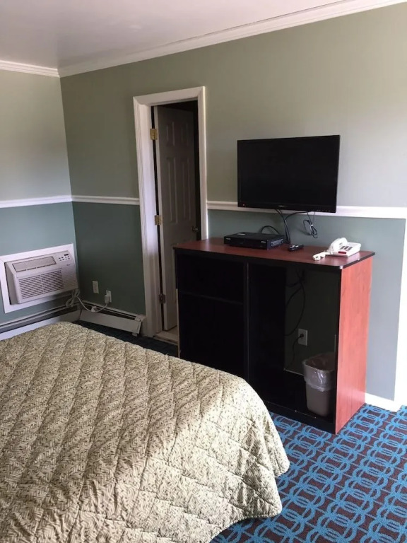 Shirley Motel