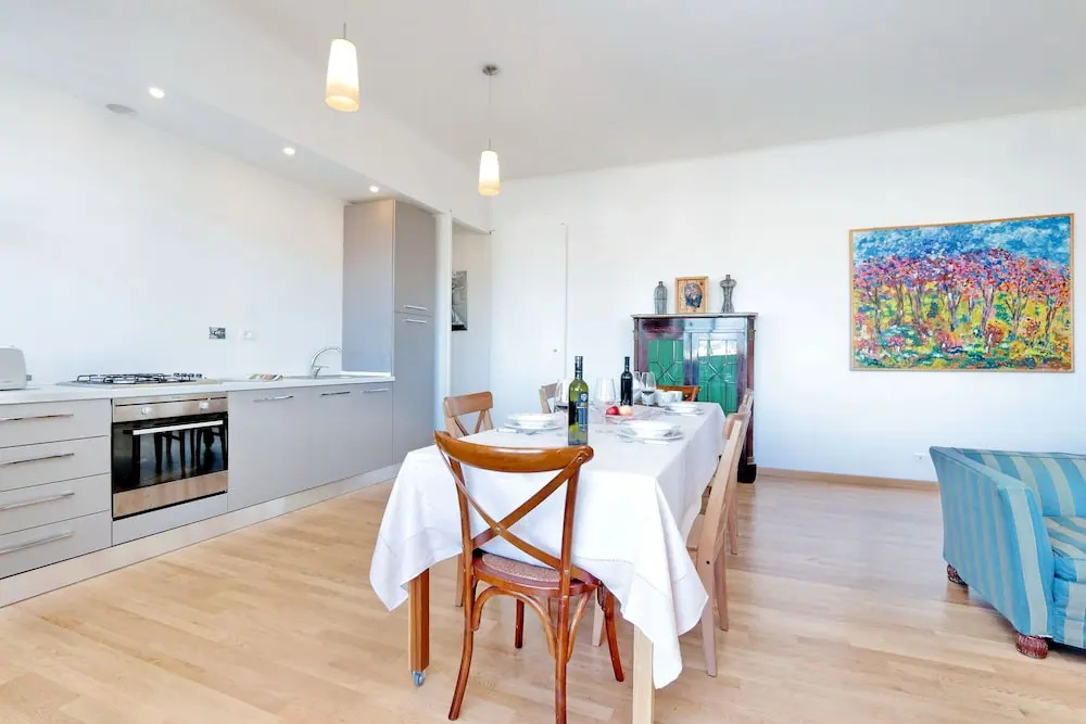 Salaria Apartment