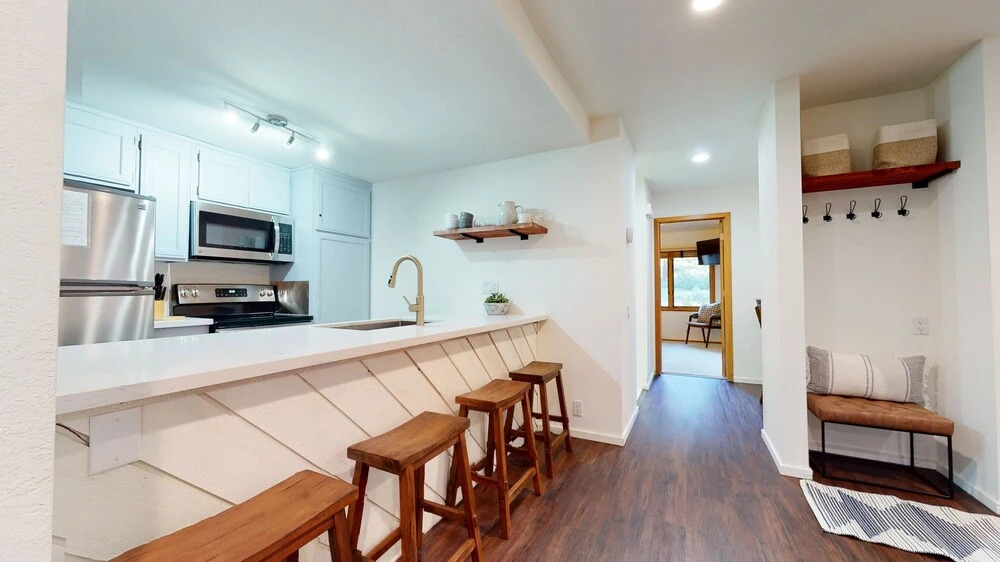 Snowcreek III 441 Pet-Friendly, BBQ Grill, Updated and On the Snowcreek Meadow by RedAwning