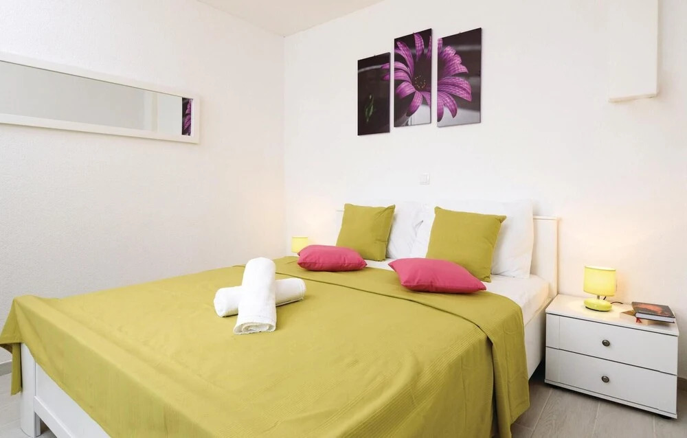Awesome Home in Rogoznica With Wifi and 2 Bedrooms