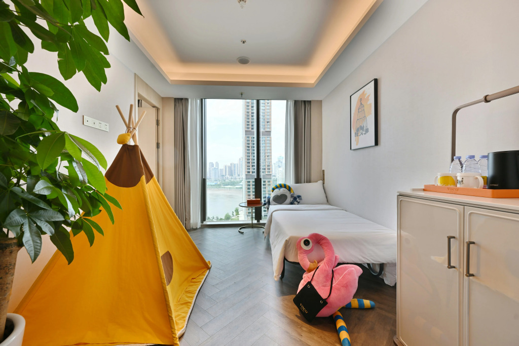 voco Chongqing Chaotianmen by IHG