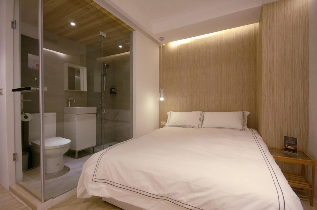 Mini West Hotel
