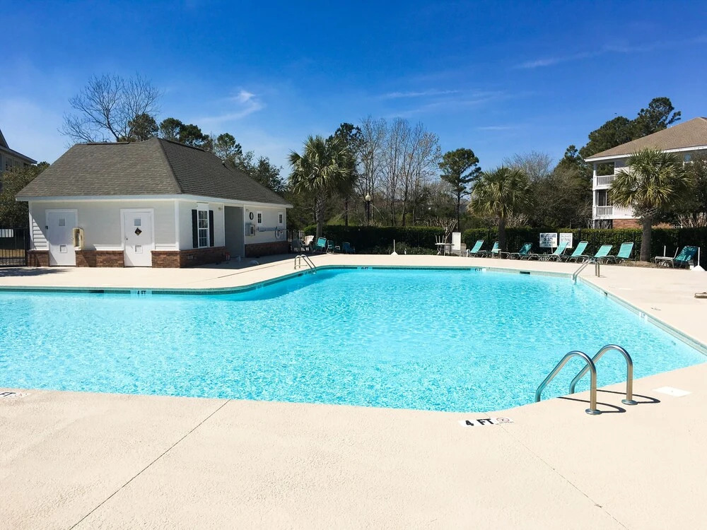 Golfers Delight: Coastal W/ Balcony & Pools 2 Bedroom Condo