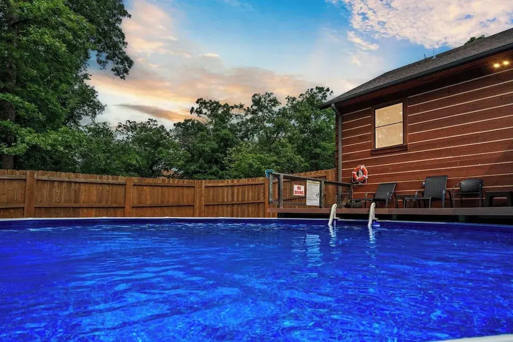 Teals Treasure Secluded Lakeside Cabin for 8!
