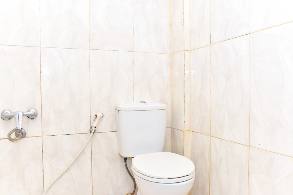 Reddoorz Plus near Makassar Town Square