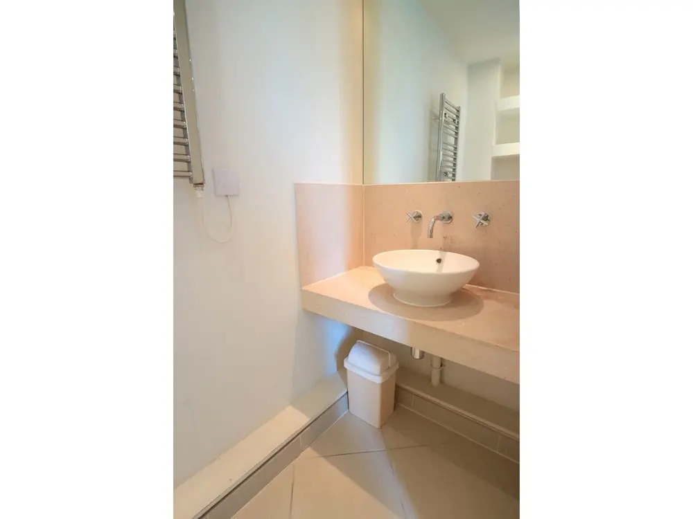 Breathtaking Modern Flat on the Dockside, Sleeps 6