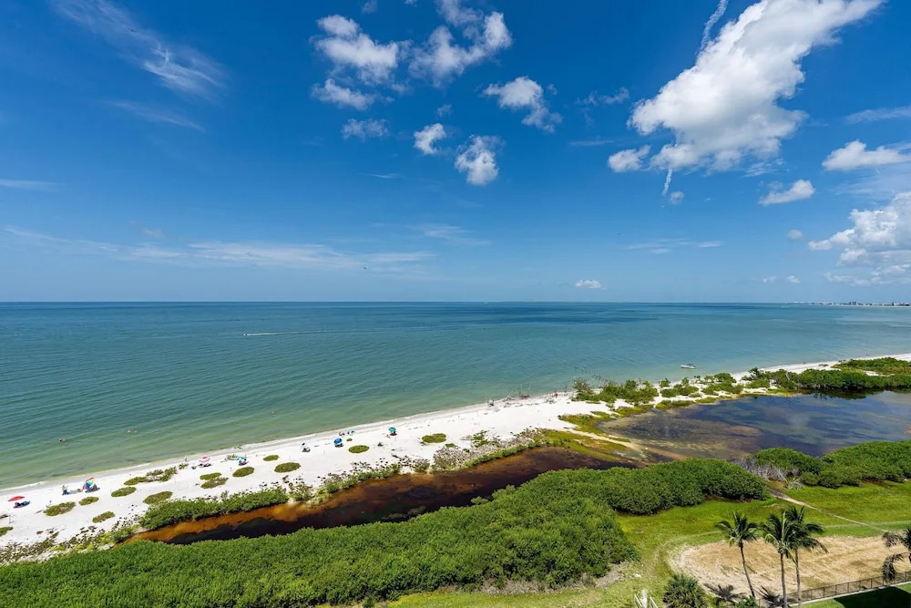 Estero Beach & Tennis Apartment 7300-1206A