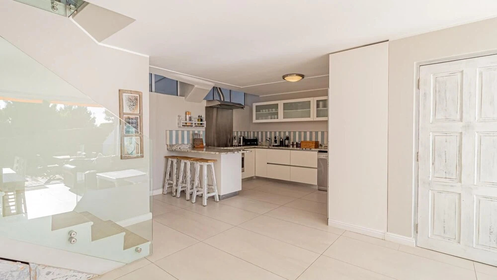 Modern Two Bedroom Holiday Apartment in Camps Bay With Private Terrace Driftwood