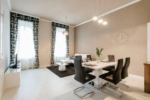 Parliament Luxury Apartment