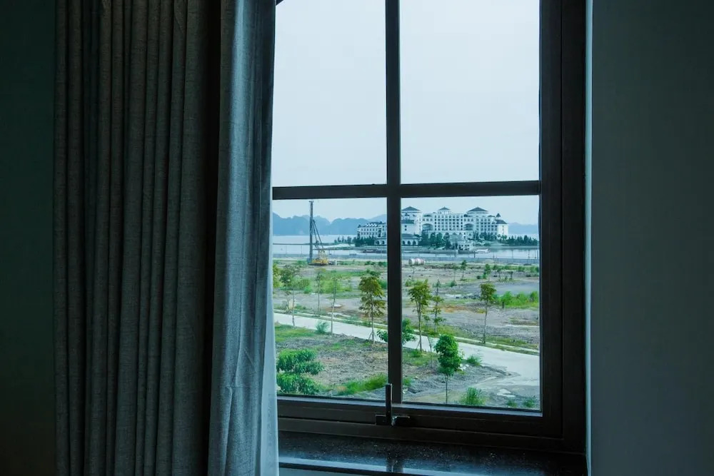 Win Ha Long Hotel