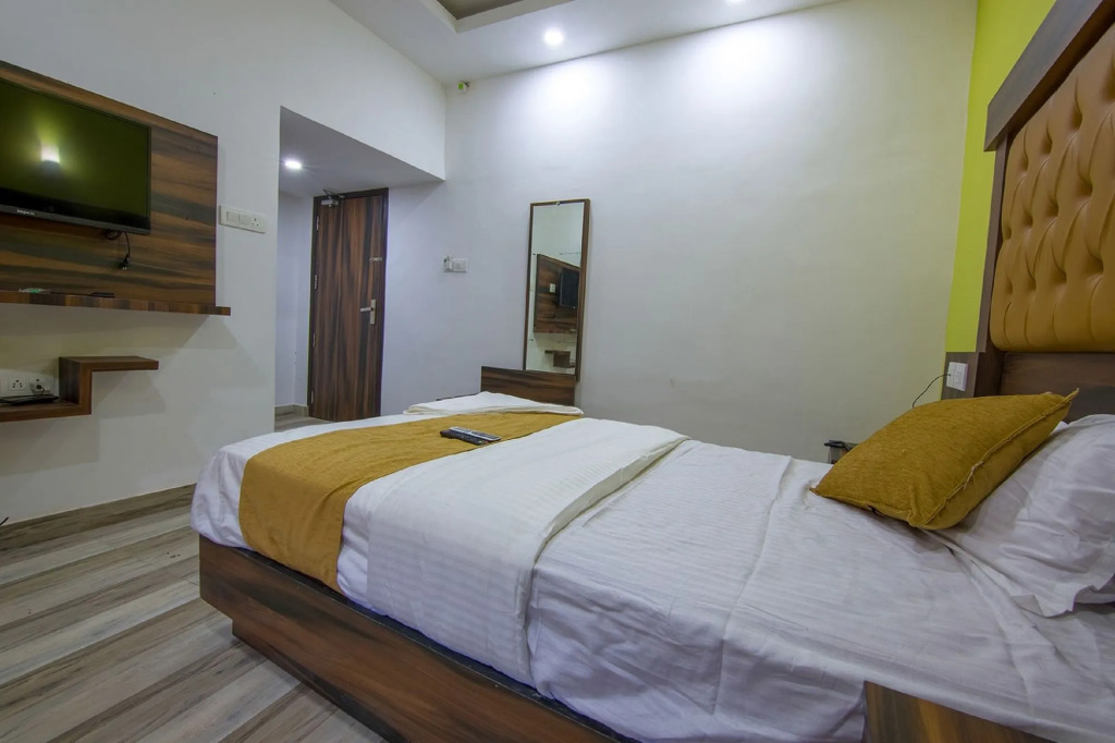 Hotel Kochi Crown