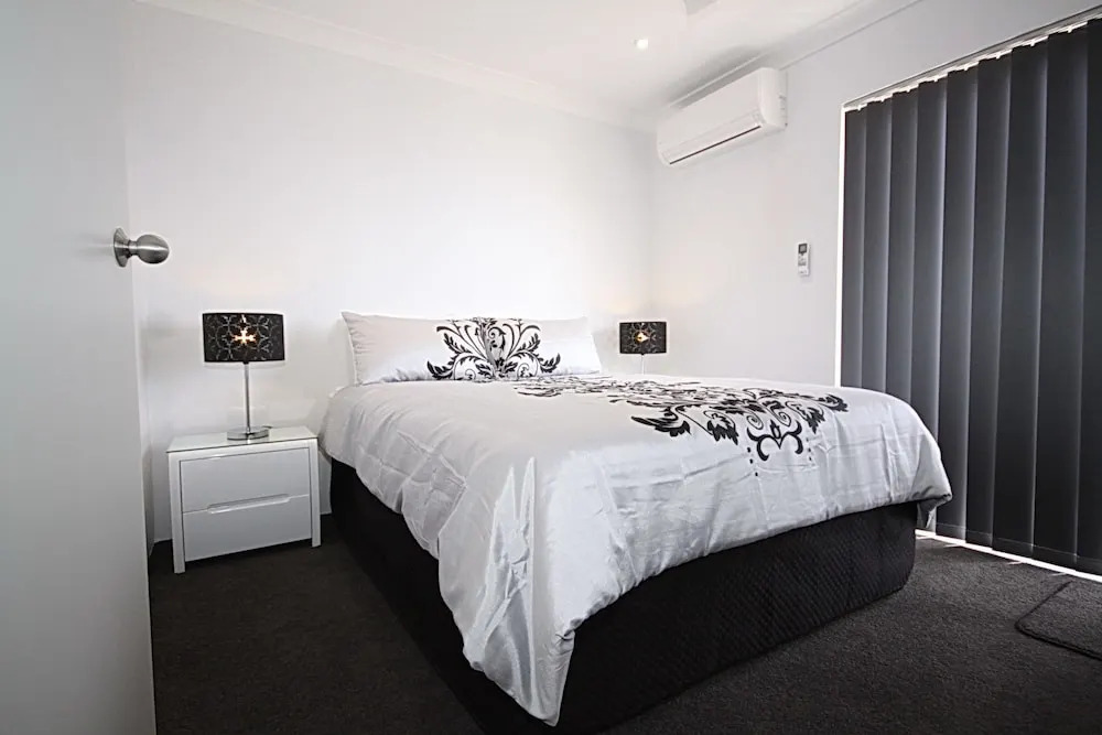 Skyline, Unit 8/12 Thurlow Avenue