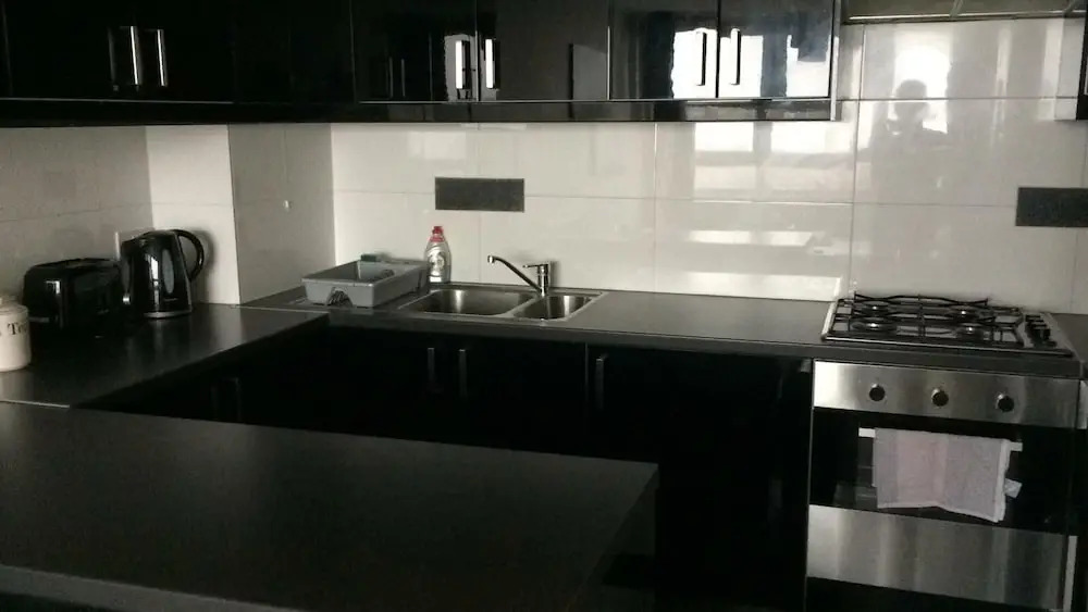 Center Apartment on Jubilee Line