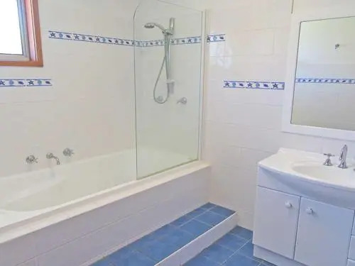 Catalina', 7 Catalina Close - Air Conditioned Large Home With Boat Parking