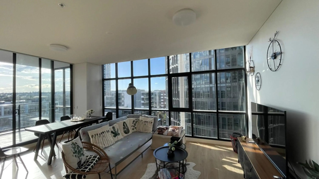 Wentworth Point Oversized balcony view apartment