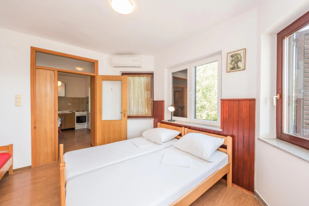 Jadra - 28 m from beach - A3(2+3)