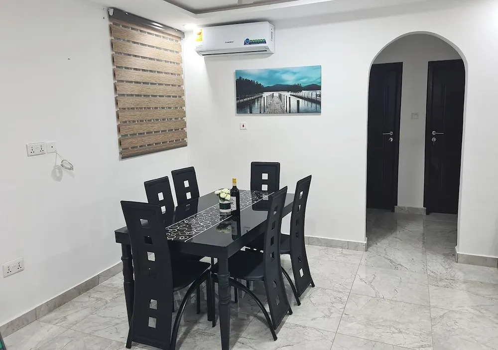 Beautiful Quiet & Cozy  Close to Highway