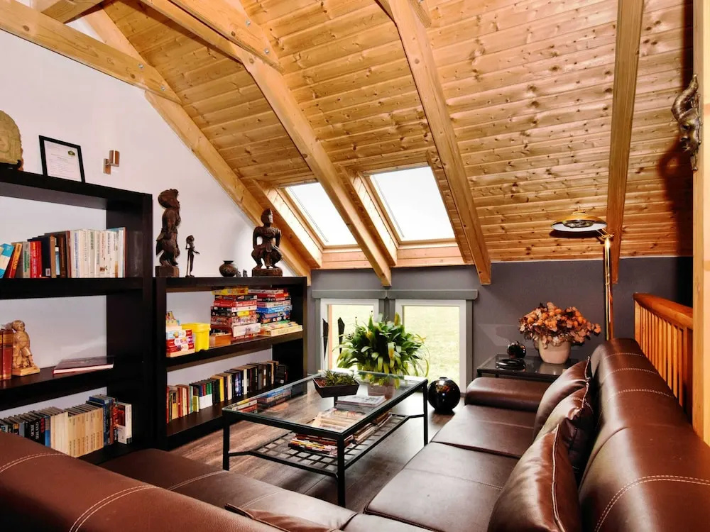 Villa with heated outdoor pool and sauna