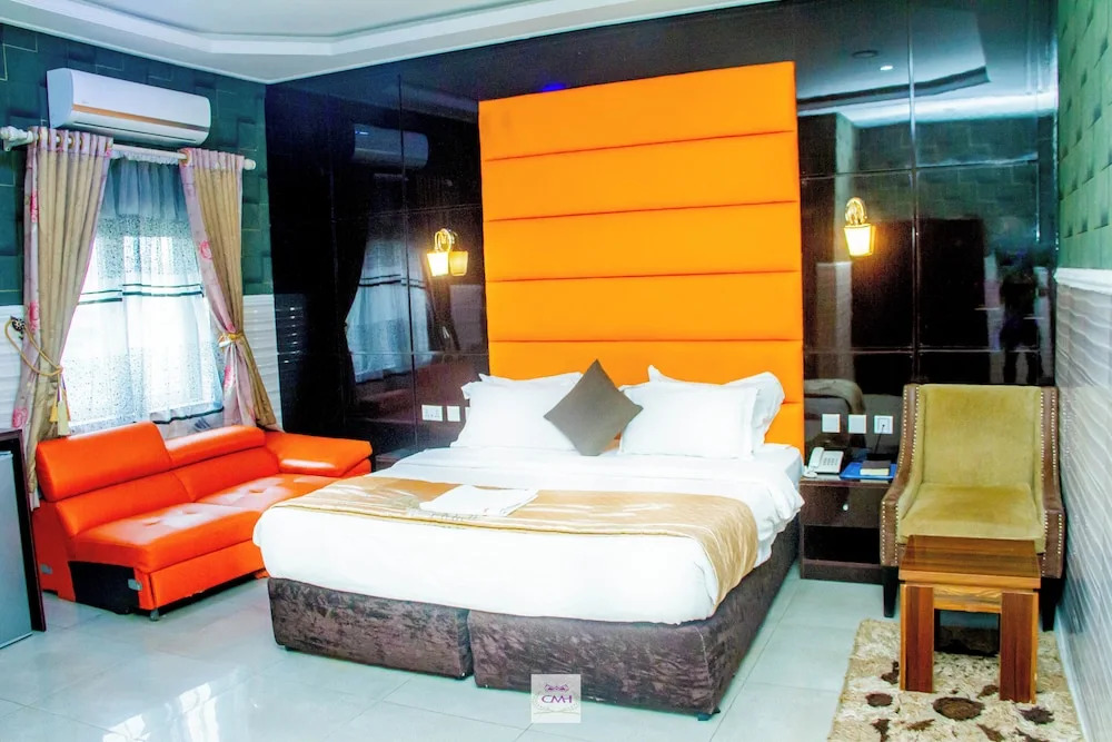 castle majestic hotel
