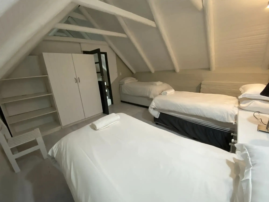 Blue Bay Lodge