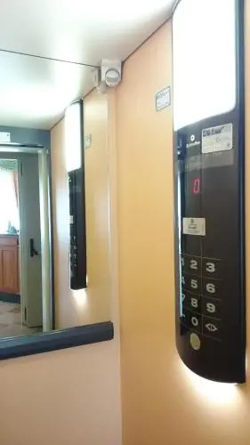 Hotel Holiday House