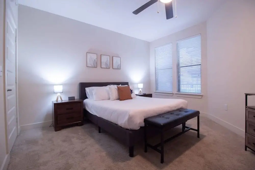 Revive Tanglewood Stunning 2BR in Uptown Houston